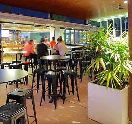 Browns Plains Hotel Exterior photo